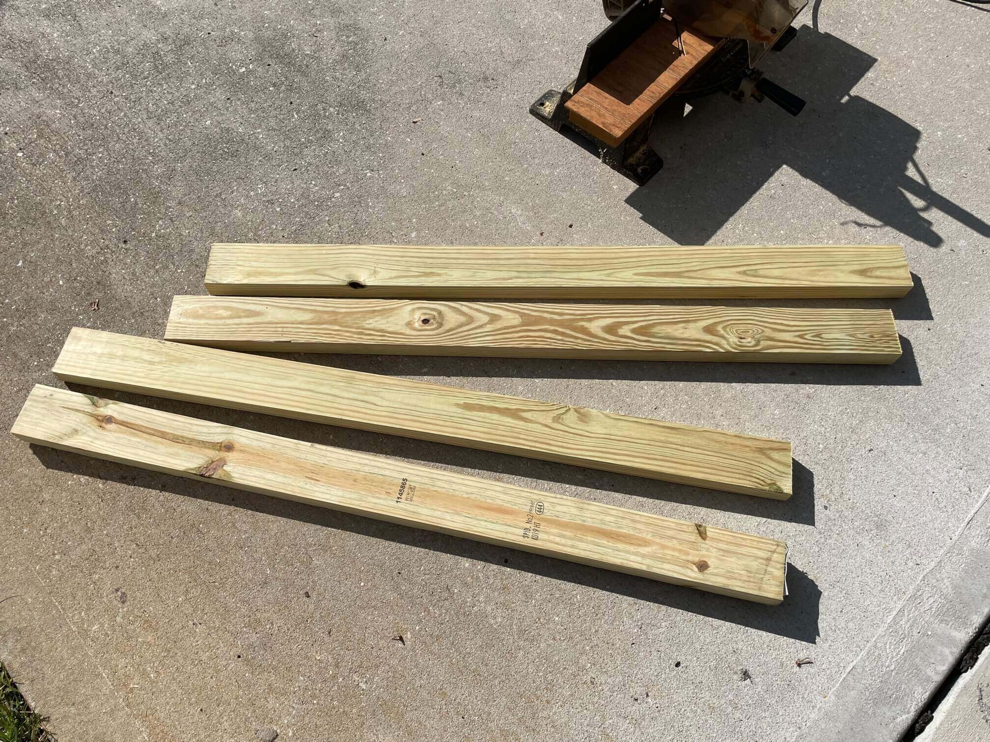 Front support legs for a target stand