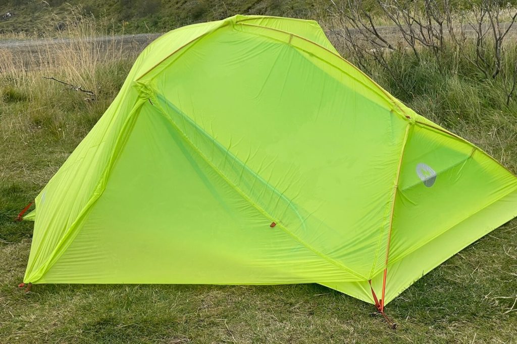 Superalloy 3P tent battling the wind