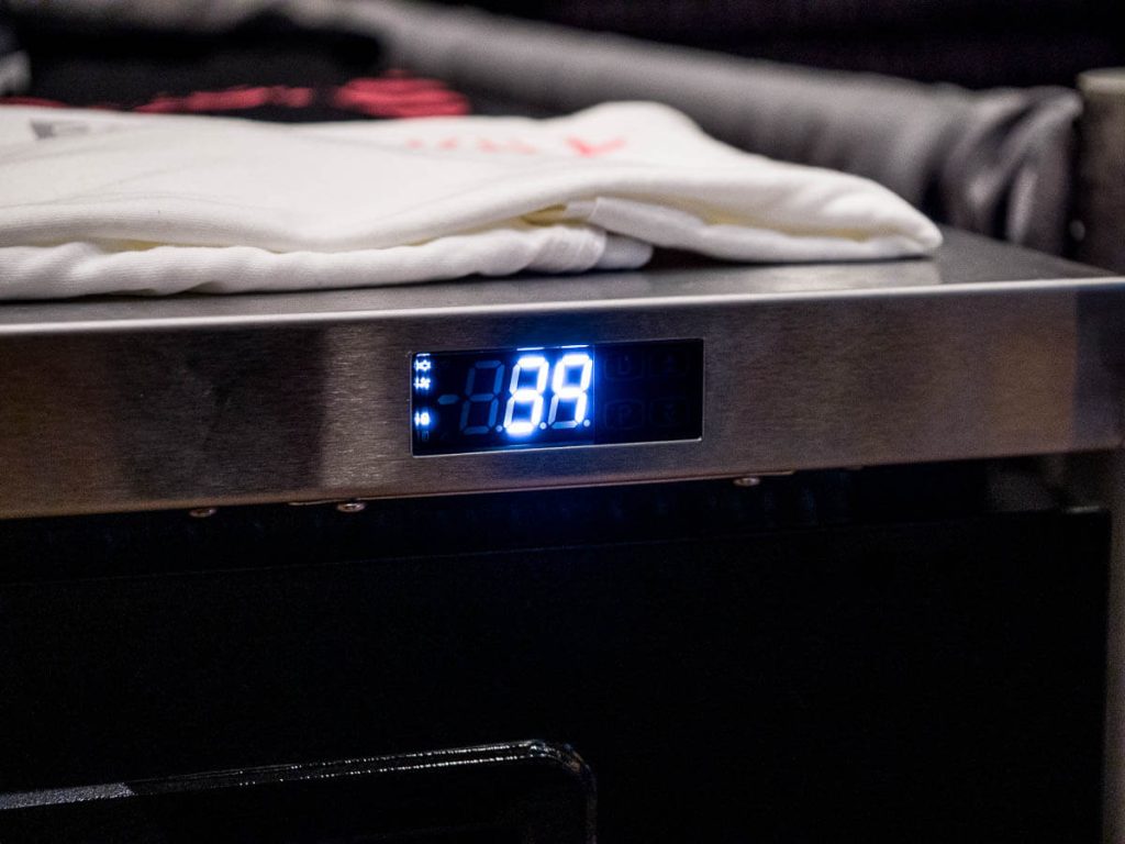 Close up of the digital display on the front of the of the meatsafe showing the temperature.